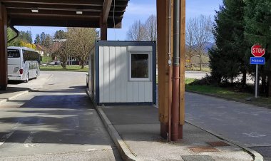 Kontrolna točka Holmec - nameščen delovni zabojnik