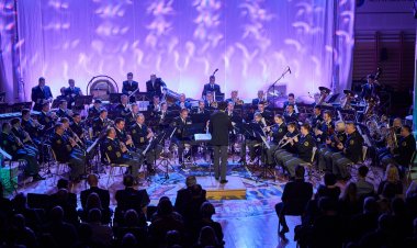 POLICIJSKI ORKESTER IN UROŠ PERIČ