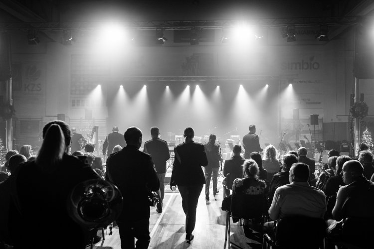 21. dobrodelni koncert Policijskega orkestra z gostjo Moniko Avsenik