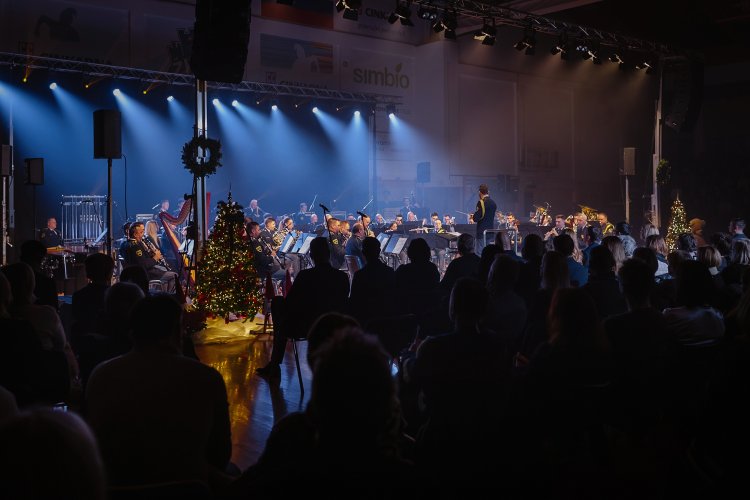 21. dobrodelni koncert Policijskega orkestra z gostjo Moniko Avsenik