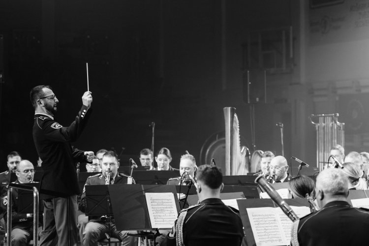 21. dobrodelni koncert Policijskega orkestra z gostjo Moniko Avsenik