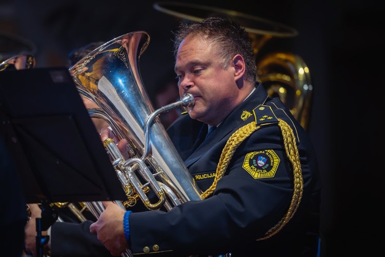 21. dobrodelni koncert Policijskega orkestra z gostjo Moniko Avsenik