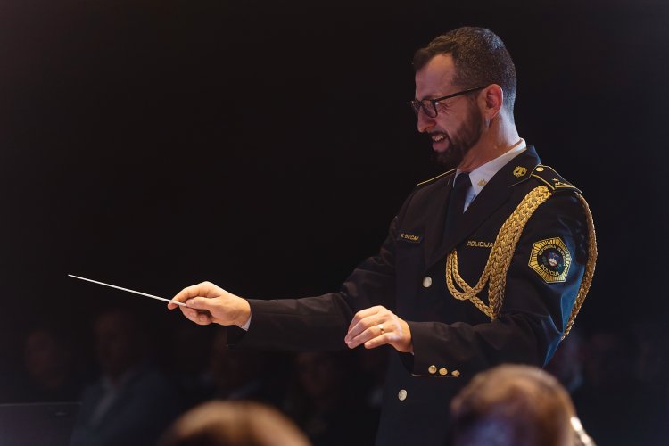 21. dobrodelni koncert Policijskega orkestra z gostjo Moniko Avsenik
