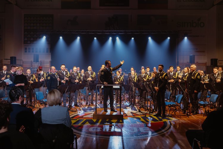 21. dobrodelni koncert Policijskega orkestra z gostjo Moniko Avsenik