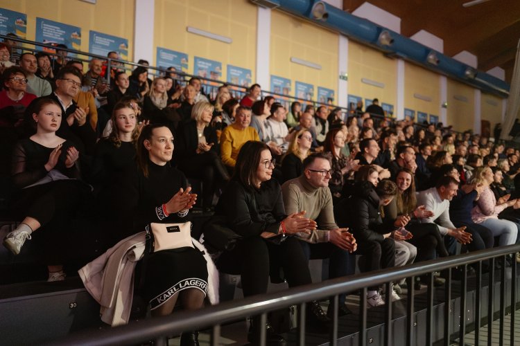21. dobrodelni koncert Policijskega orkestra z gostjo Moniko Avsenik