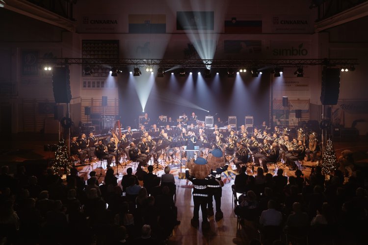 21. dobrodelni koncert Policijskega orkestra z gostjo Moniko Avsenik